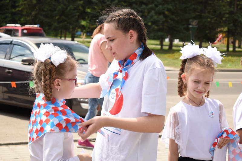 Обучающиеся школы 98 – участники слета детских и молодежных организаций города Барнаула.